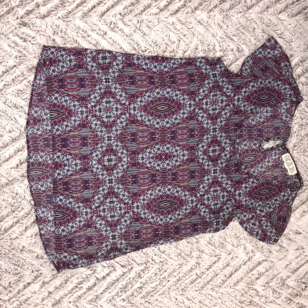 Capri sleeve top size small